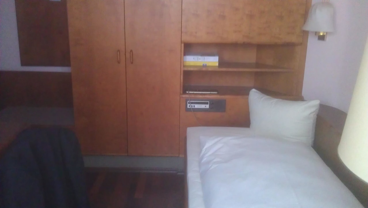 EZ fotografiert von Richtung Fenster Hotel Pazific