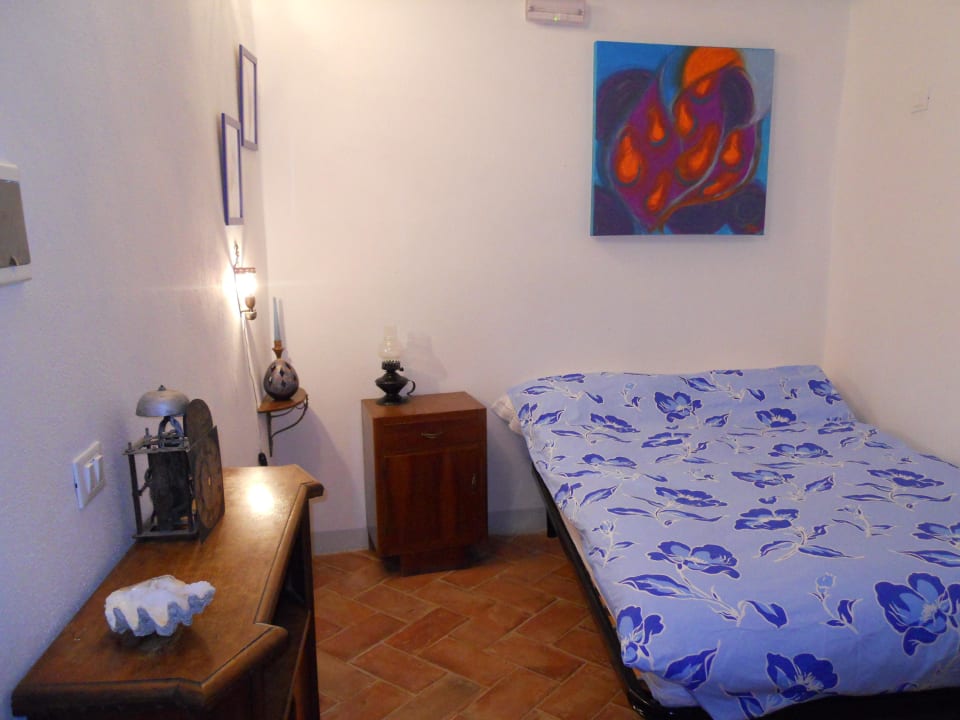 Camera Zaffiro Guesthouse Runcini