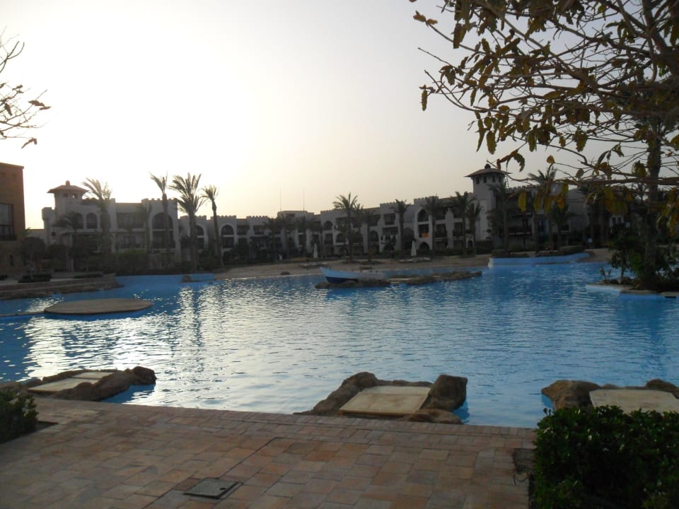 Parte della grande laguna salata Pickalbatros Sands Hotel - Port Ghalib