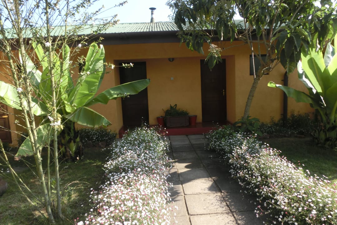 Hausanlage - Zimmer Rhino Lodge