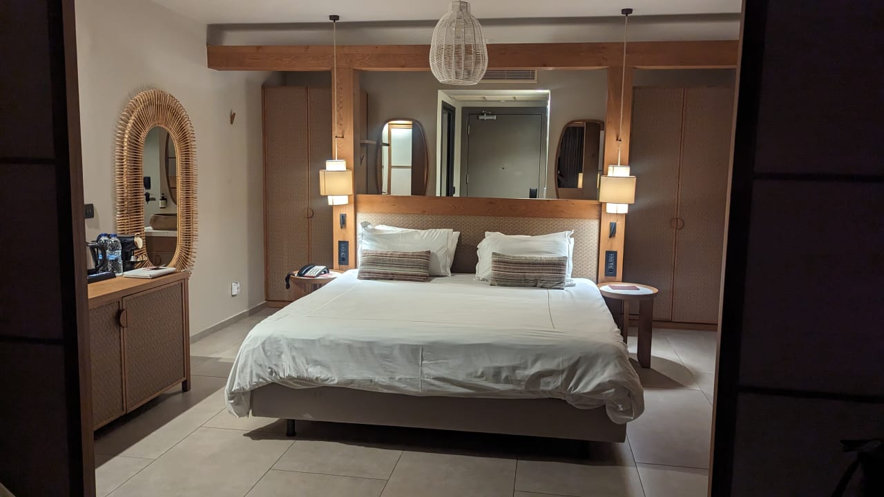 Zimmer The Royal Senses Resort, Curio Collection by Hilton