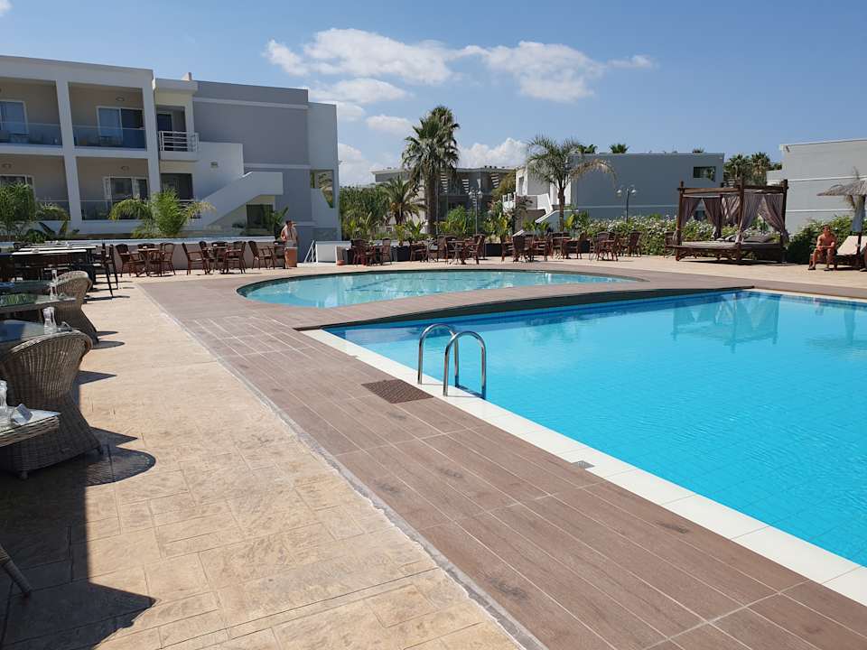 Pool Delfina Tropic Beach