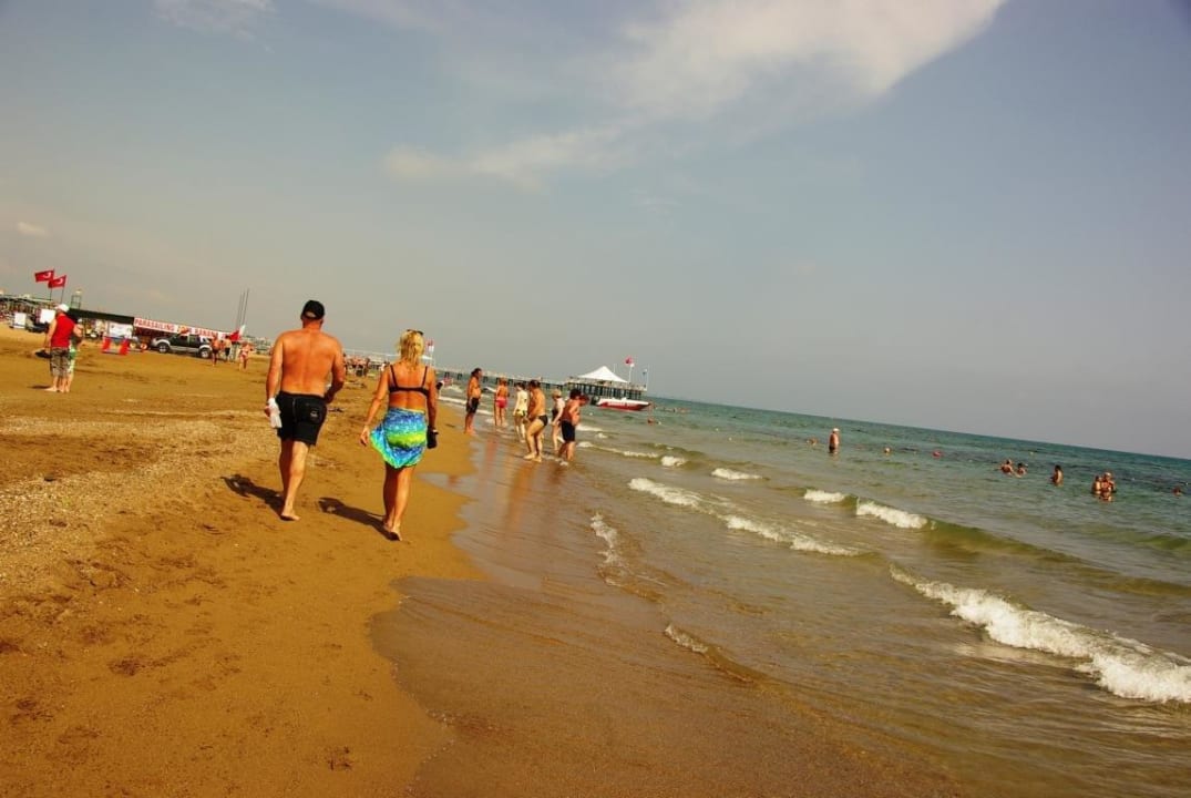 Am Strand entlang Terrace Elite Resort