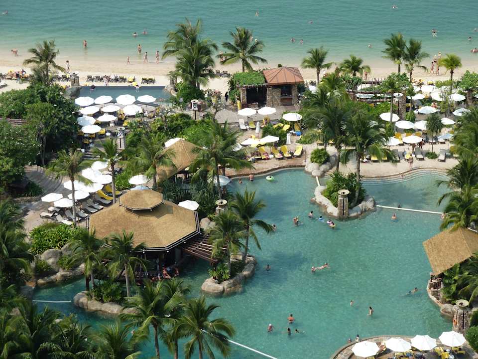 Hauptpool Centara Grand Mirage Beach Resort Pattaya