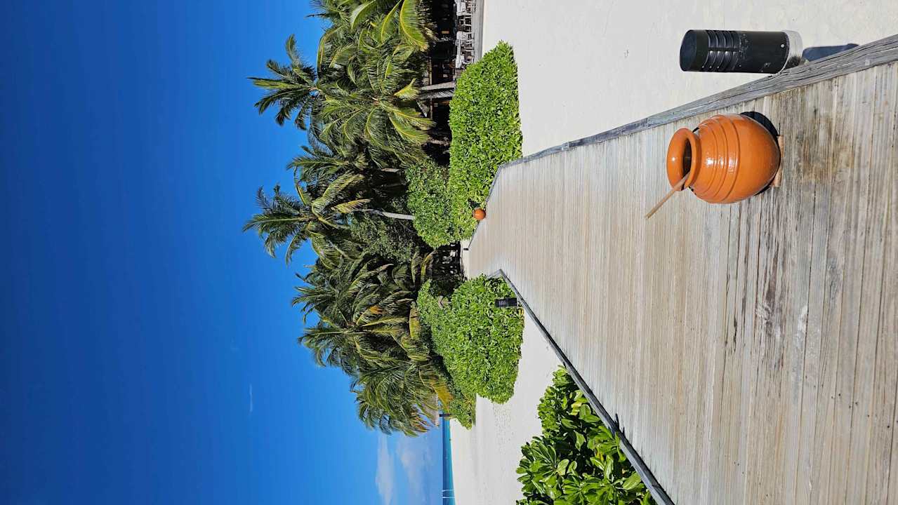 Außenansicht Vilamendhoo Island Resort & Spa