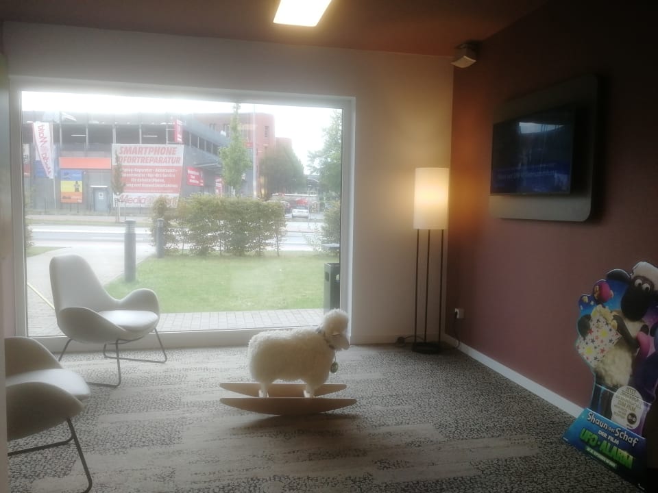 Lobby B&B Hotel Mönchengladbach