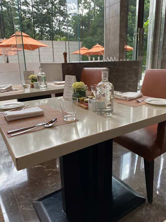 Gastro Hotel Vivanta by Taj Gurgaon