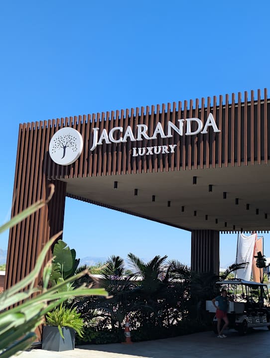 Außenansicht Jacaranda Luxury Resort