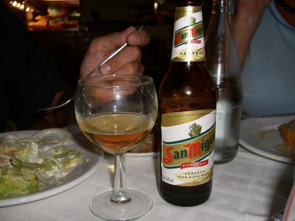 Serviert wird Bier nur aus Weingläsern BLUESEA Cala Millor