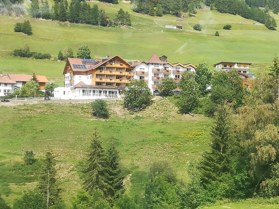 Außenansicht Erlebnishotel Fendels
