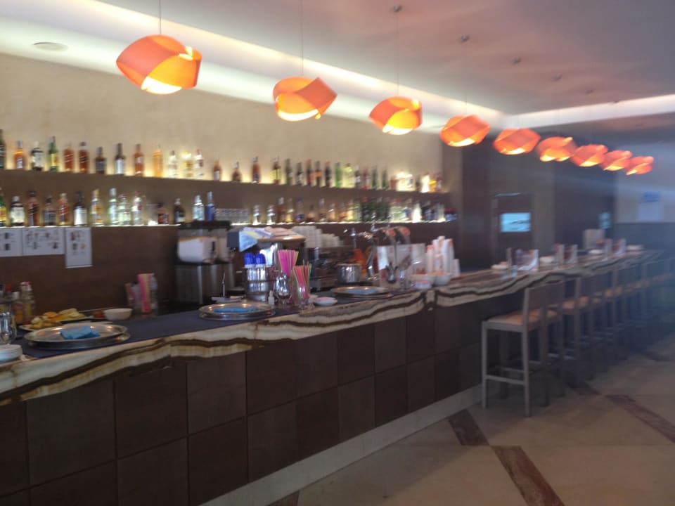 Bar (nah) Zafiro Tropic
