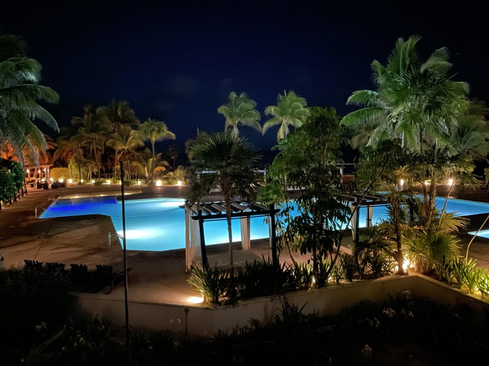 Pool Akumal Bay Beach & Wellness Resort