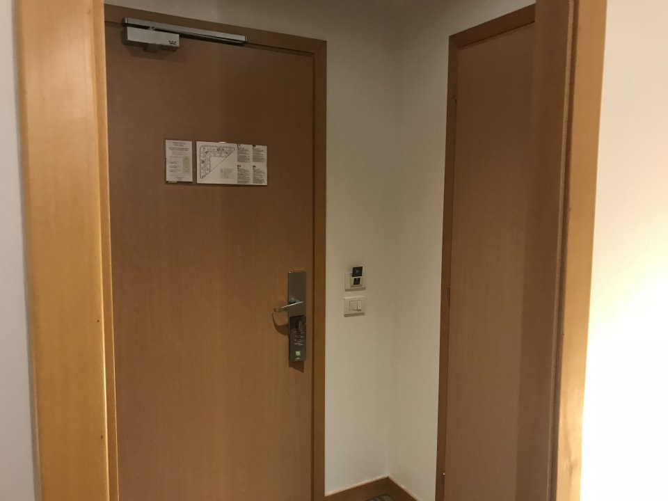 Zimmer Ibis Styles Napoli Garibaldi