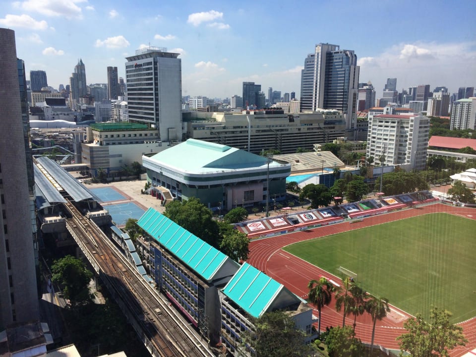 Ausblick BKK / Skytrain / Fußballstadion Siam@Siam Design Hotel Bangkok