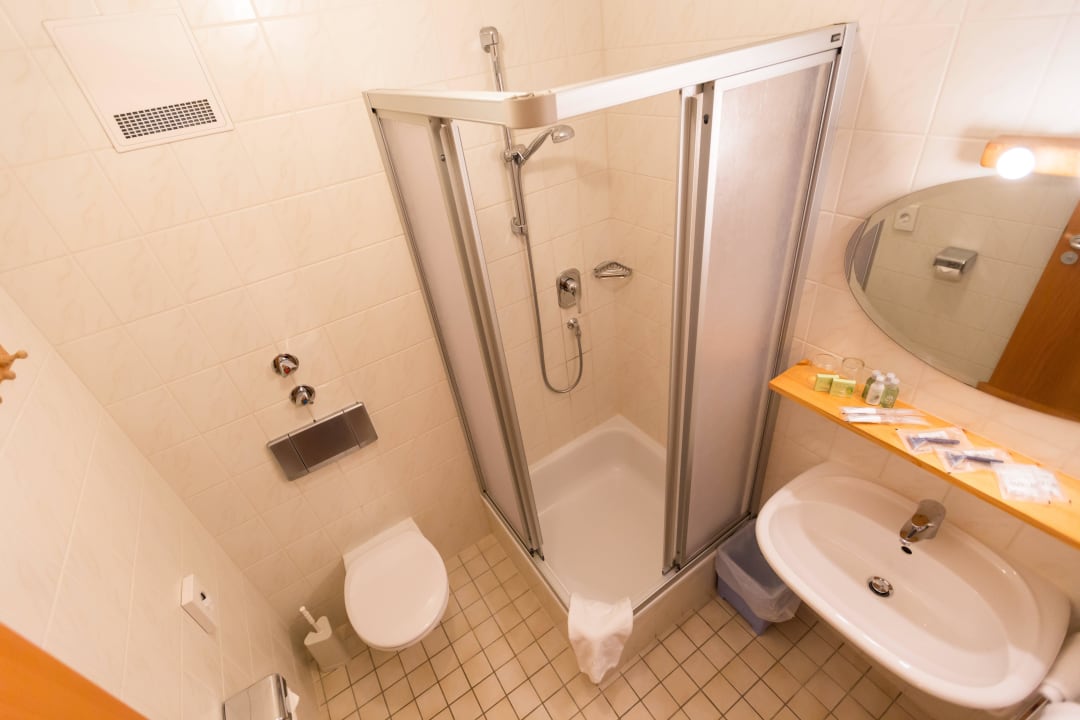 Badezimmer Biohaus Landhotel Maiergschwendt