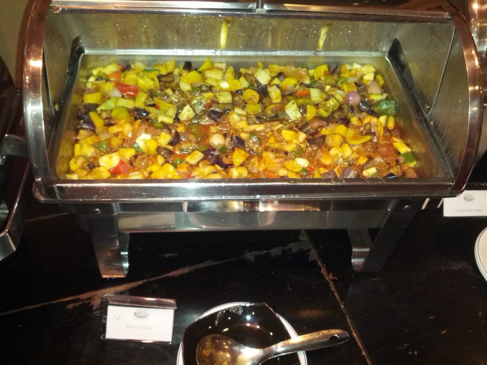 Gemüseauflauf oder Ratatouille Mermaid Hotel & Club