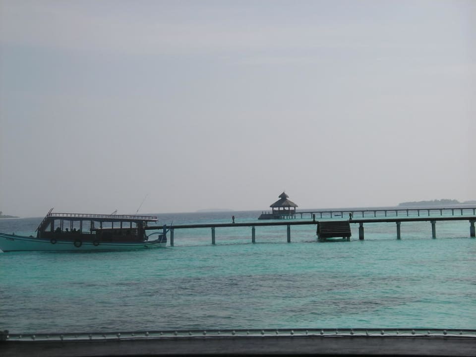 Die Anlegestege Reethi Beach Resort