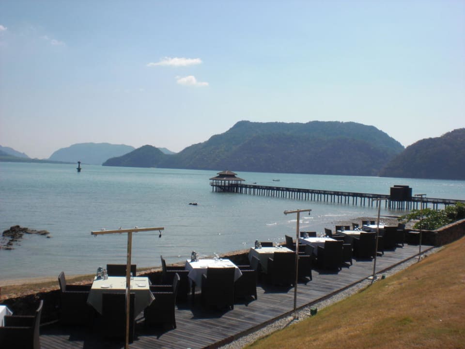 Steg zum romantsichen Essen Hotel The Westin Langkawi Resort & Spa
