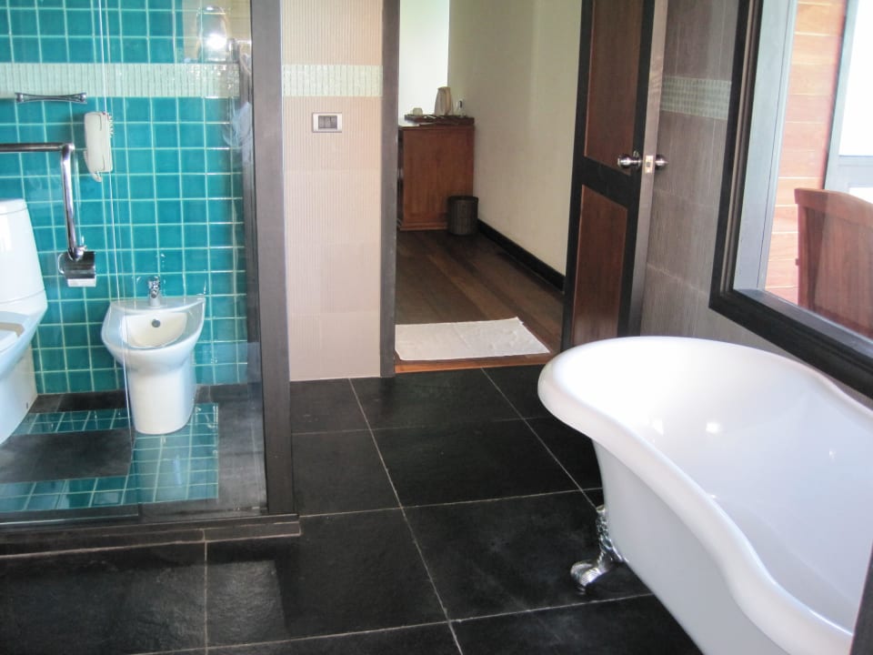 Badezimmer neuer Wasserbungalow Sun Siyam Vilu Reef