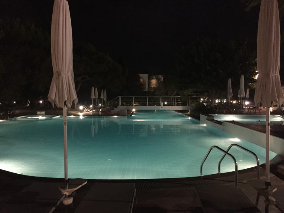 Pool Caravia Beach Hotel