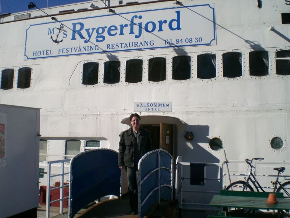 Eingang Rygerfjord Hotel & Hostel
