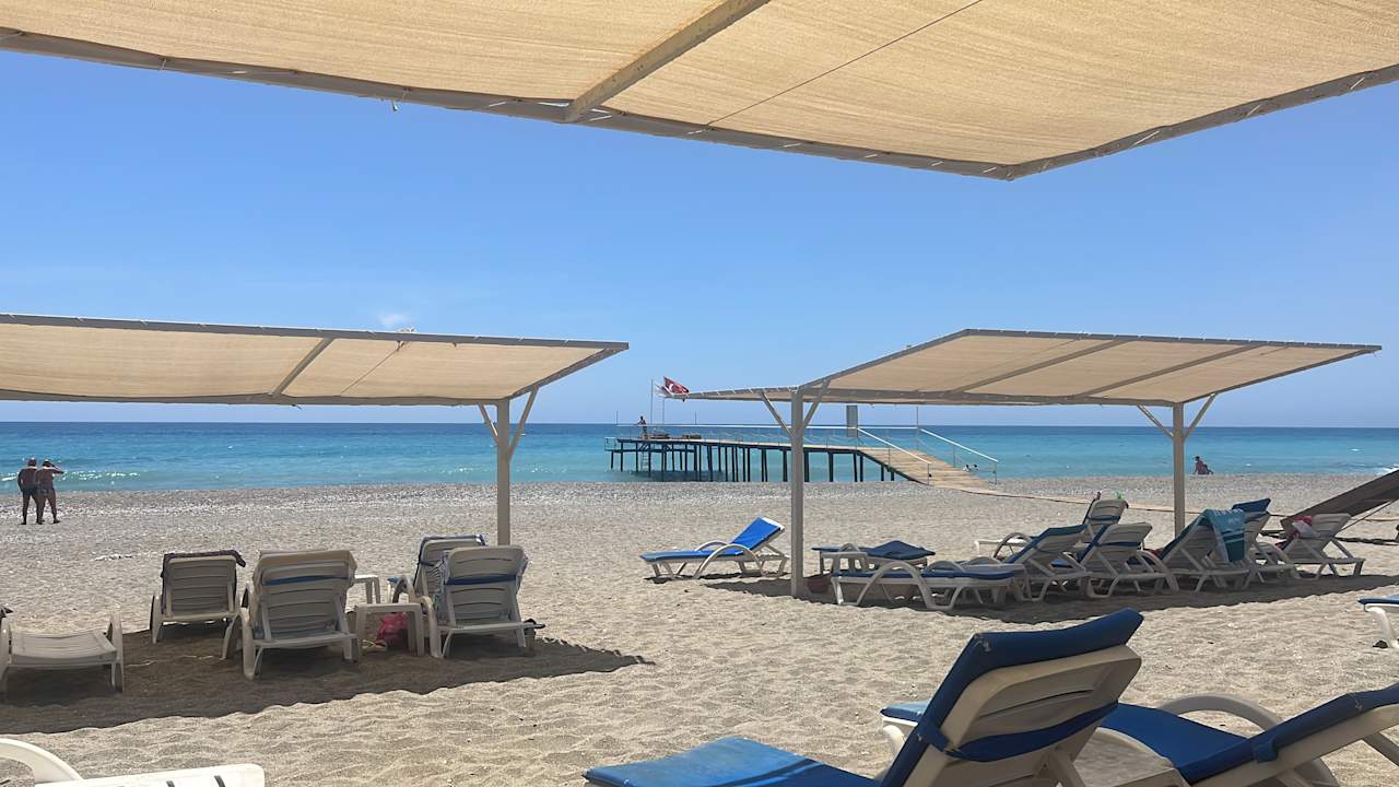 Strand Club Turtas Beach Hotel