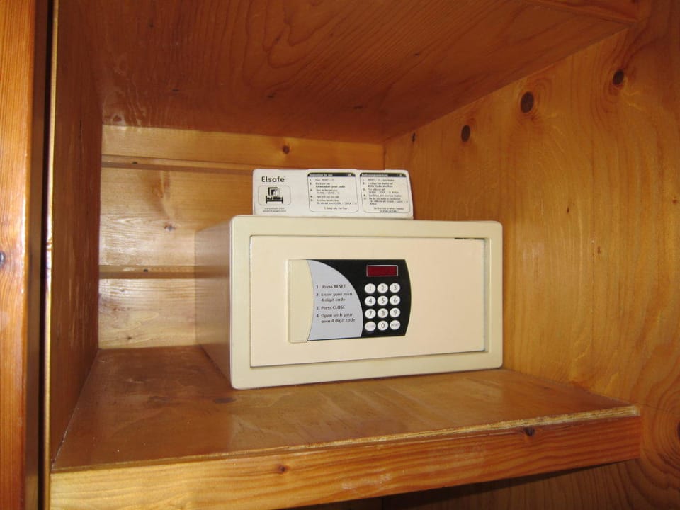 Safe Meeru Maldives Resort Island