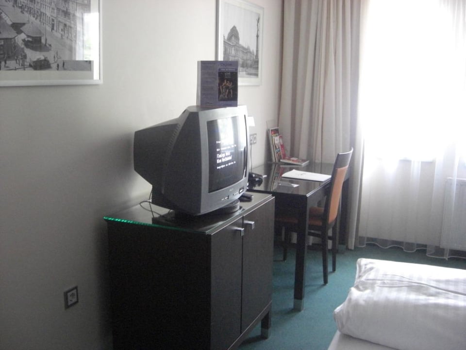 Fernseher Flemings Hotel Wien-Stadthalle