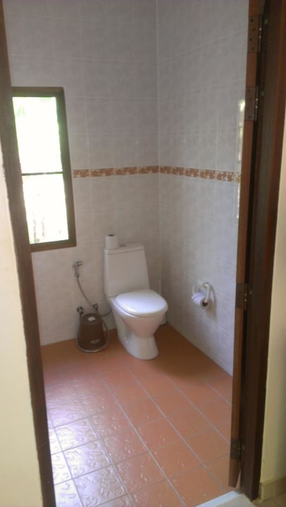 Bad WC Doppelbungalow rechts Hotel Khaolak Riverside Bungalow