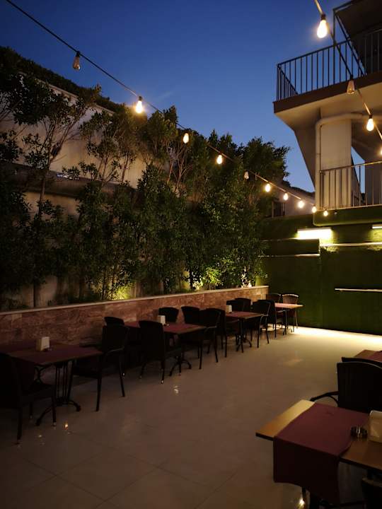 Gastro Mary Hotel Side