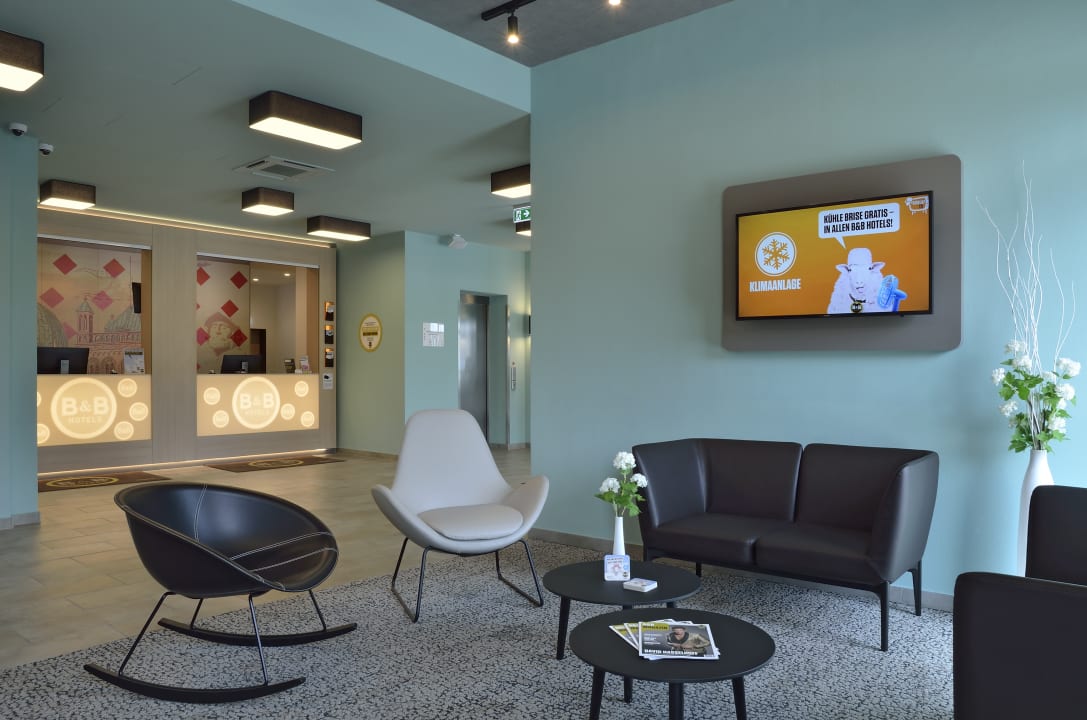 Lobby B&B Hotel Neuss