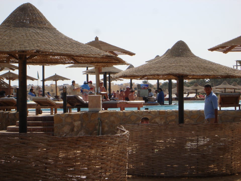 Пляжные зонтики Riviera Aqua Park Resort