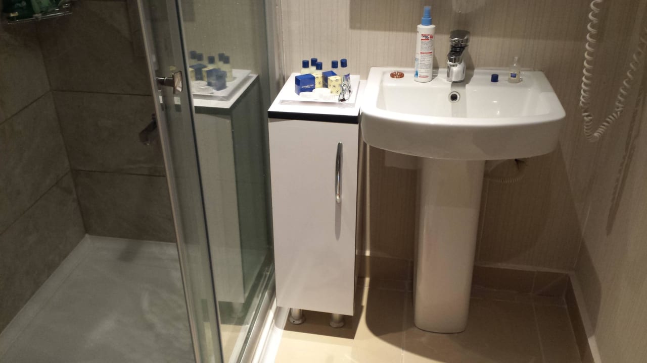 Bad im Dachzimmer Dream World Resort & Spa