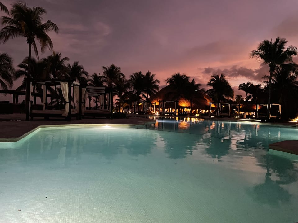 Pool Akumal Bay Beach & Wellness Resort