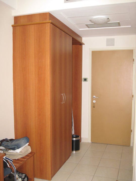 Zimmereingang Hotel Pinija