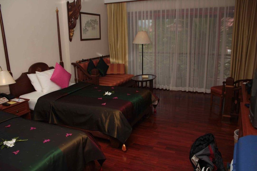 Blick vom Zimmer zum Balkon Chada Thai Village Resort