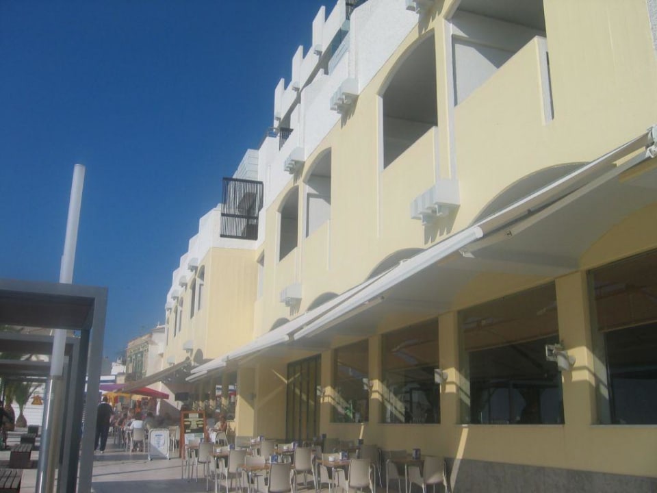 Frühstücksterrasse und Bar an der Promenade Rocamar Exclusive Hotel & Spa