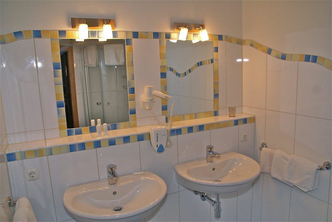 Badezimmer Hotel Post Bad Mitterndorf