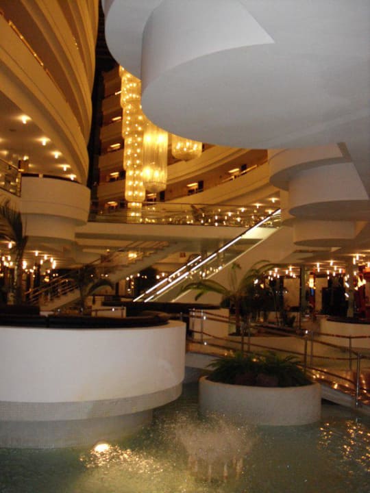 Foyerbereich des Hotels Mediterranean Palace Hotel