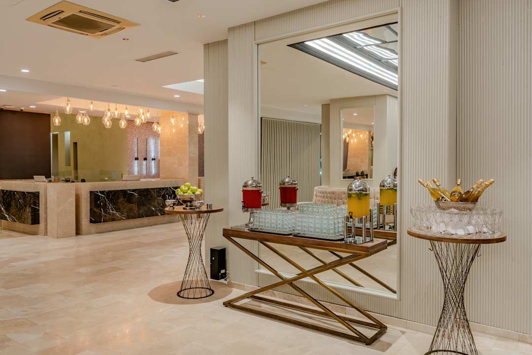 Lobby Justiniano Park Conti