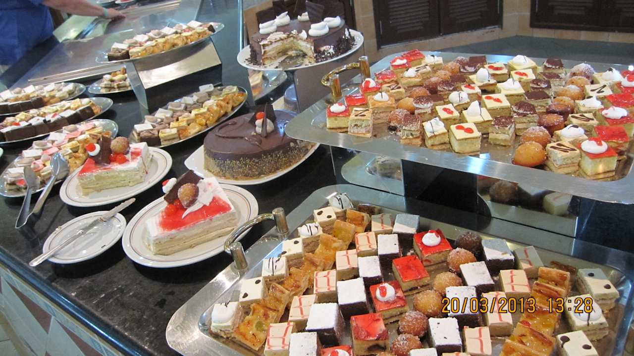 Nachspeise Hauptrestaurant mittags gute Auswahl Iberostar Origin Laguna Azul