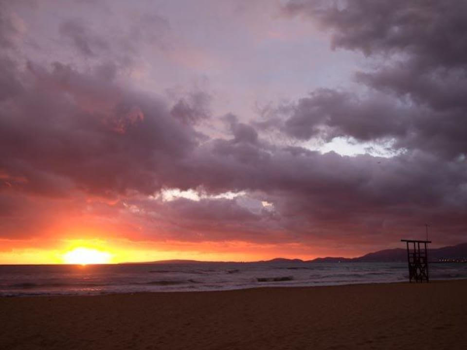 Sonnenuntergang an der Playa de Palma Grupotel Playa de Palma Suites & Spa