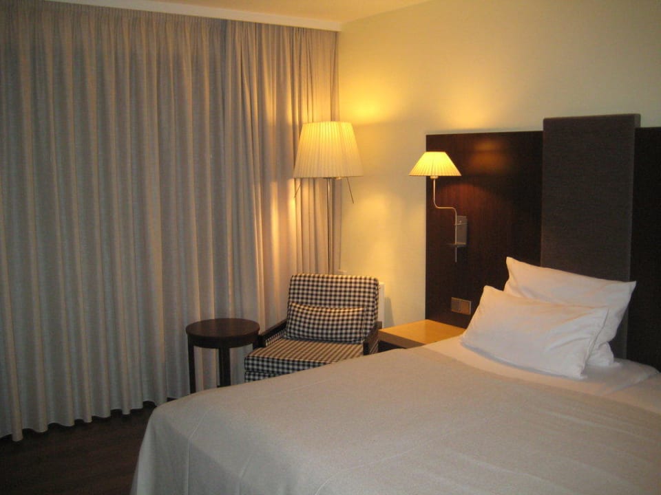 Zimmer Innenansicht NH Berlin Kurfürstendamm