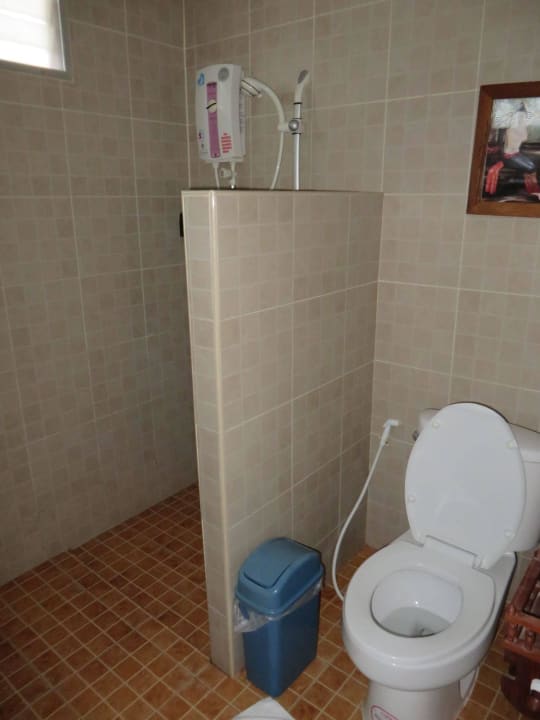 Bad Hotel the Green Beach Resort