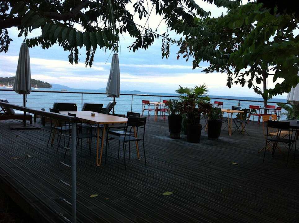 La terrasse Hotel L'Heure Bleue