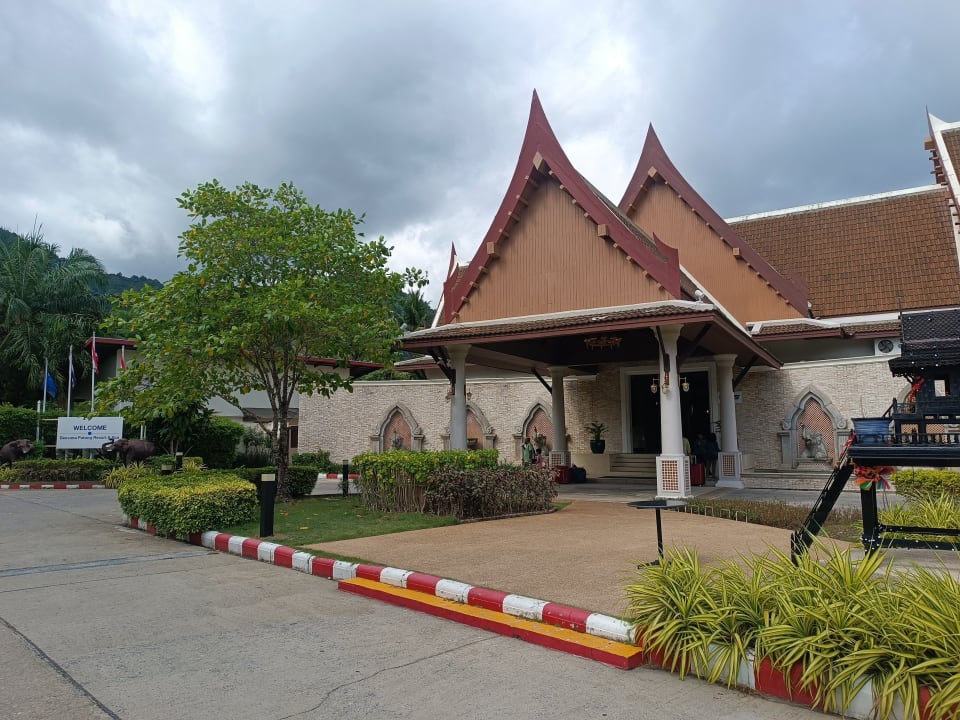 Außenansicht Deevana Patong Resort & Spa
