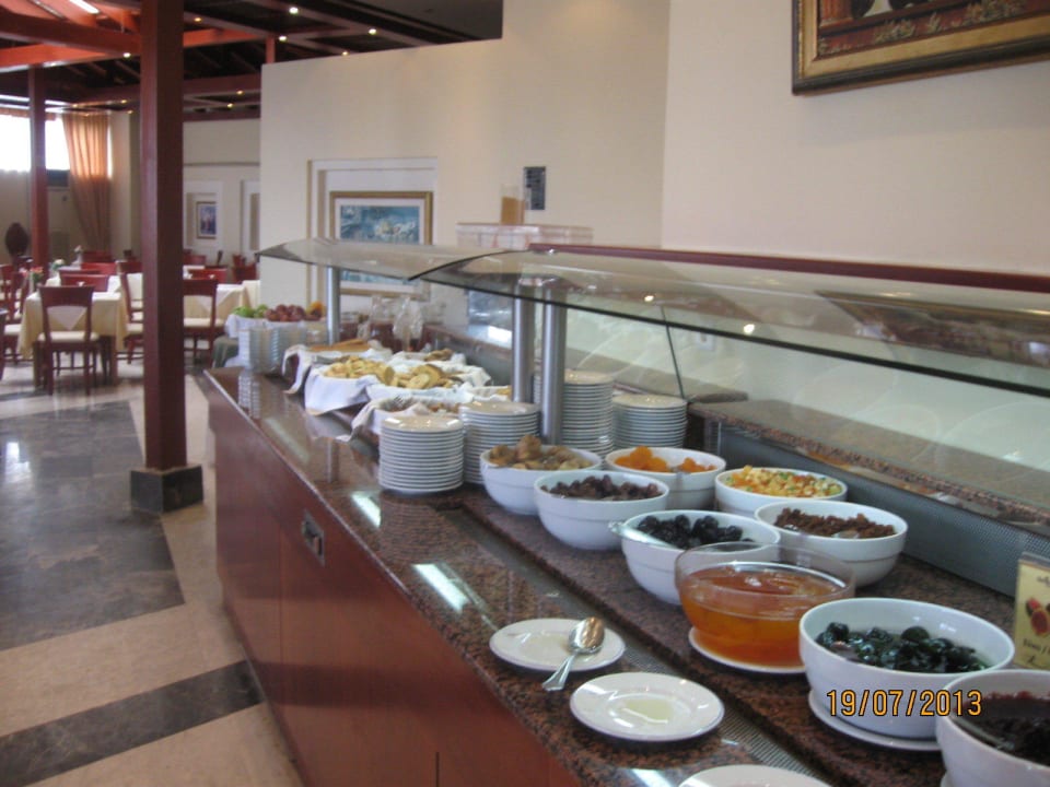 Frühstucksbuffet Vantaris Beach Hauptgebäude Vantaris Luxury Beach Resort