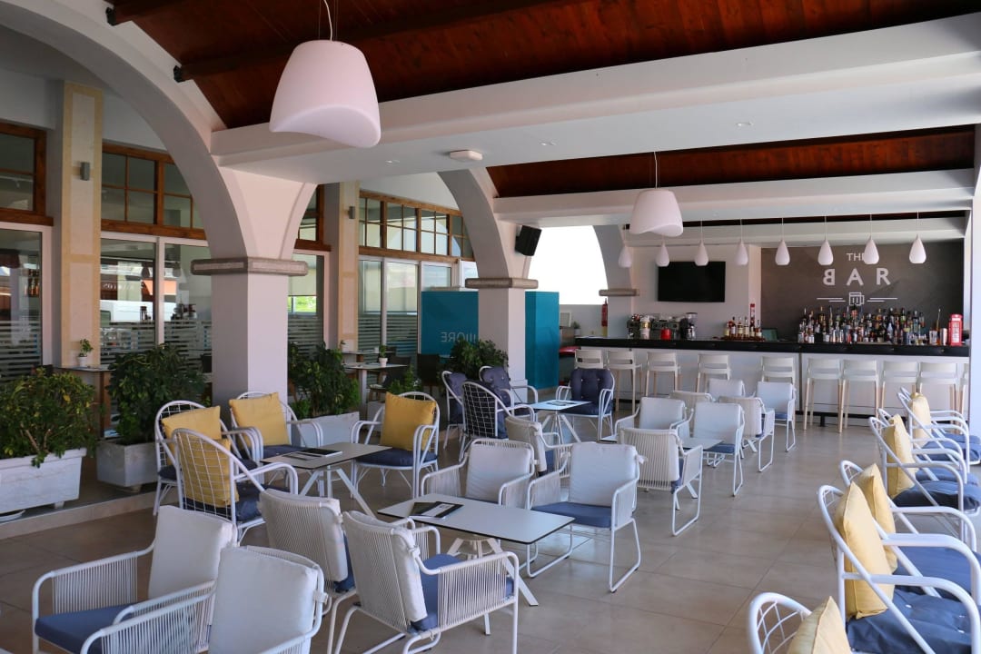 Die Hotel-/Cocktailbar Sentido More Meni Residence & Suites