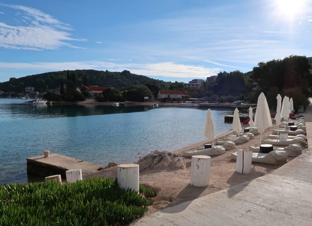 Strand Tara's Lodge Hotel