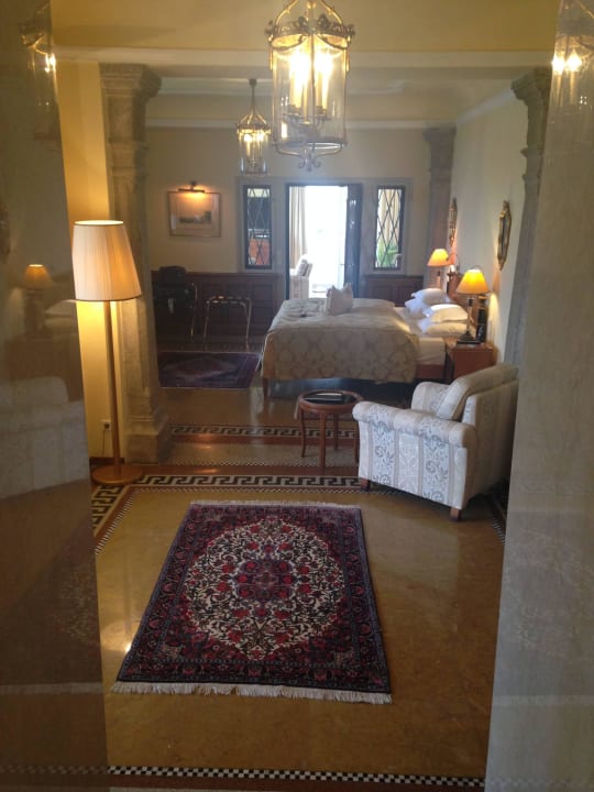 Blick aus dem Badezimmer Hotel Schloss Mönchstein